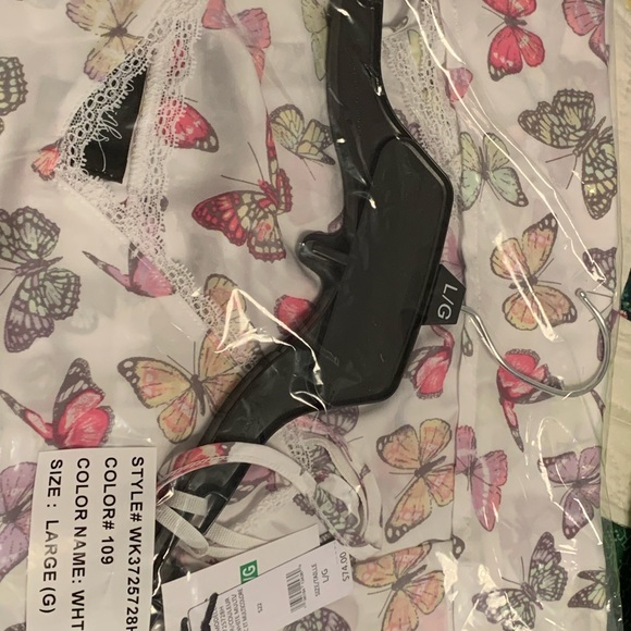 Two piece cami and short pj set. New with tags. 40 Winks - Picture 8 of 10